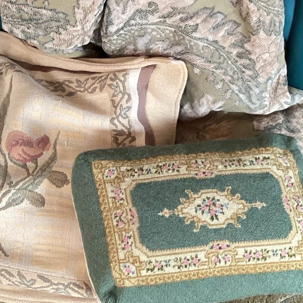 🪸   CORAL SHEEN ELEGANT QUEEN BED SKIRT   UNISEX